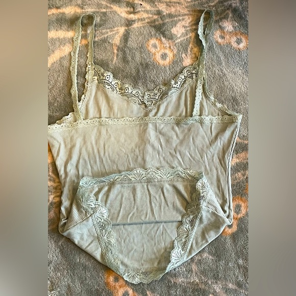 Amazon-Small - Picture 2 of 3